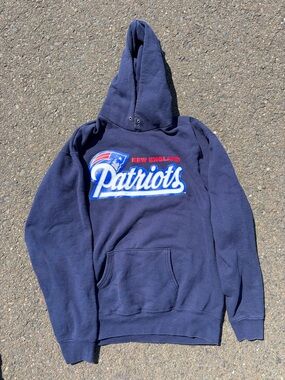 Vintage New England Patriots pullover hoodie